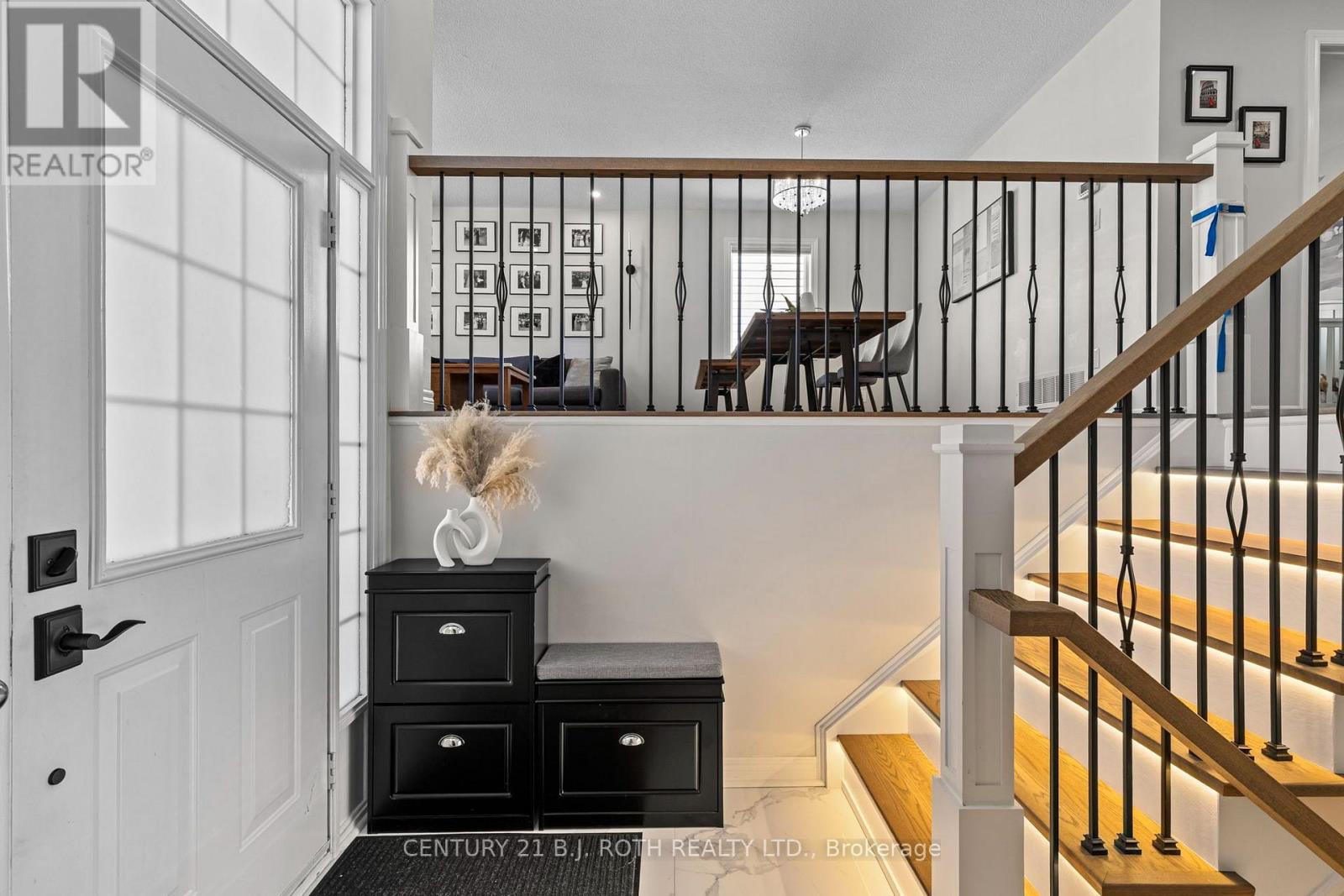 25 Cranberry Lane, Barrie (Holly), Ontario  L4N 0Z1 - Photo 3 - S13819612