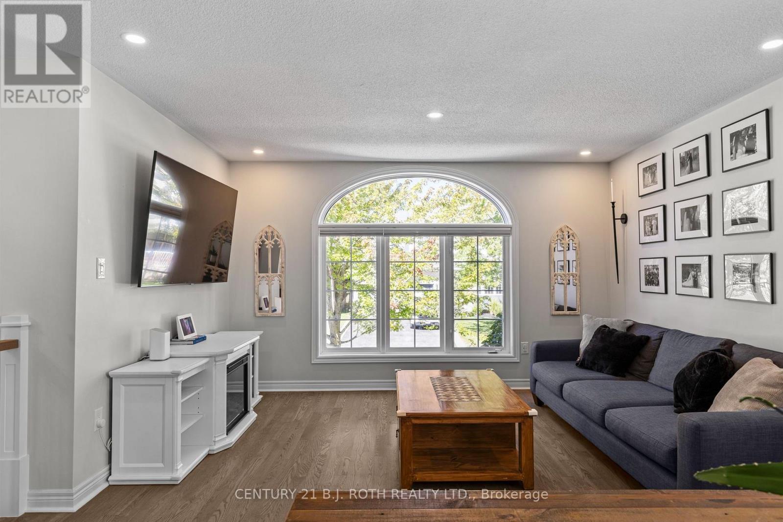 25 Cranberry Lane, Barrie (Holly), Ontario  L4N 0Z1 - Photo 7 - S13819612
