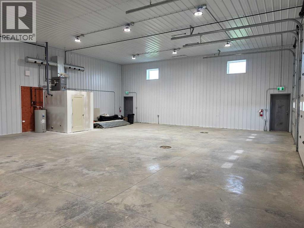 4828 46 Avenue photo 4