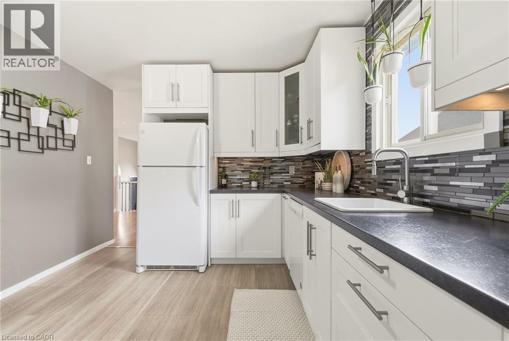 94 Kent Road, Brantford, Ontario  N3R 7W6 - Photo 12 - 40863886