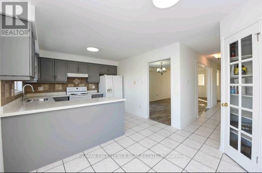 Upper - 24 Hayloft Court, Brampton, Ontario  L6X 4R7 - Photo 12 - W13819450