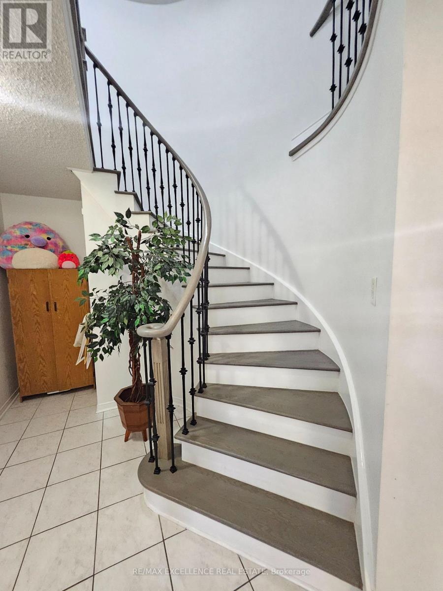 Upper - 24 Hayloft Court, Brampton, Ontario  L6X 4R7 - Photo 18 - W13819450