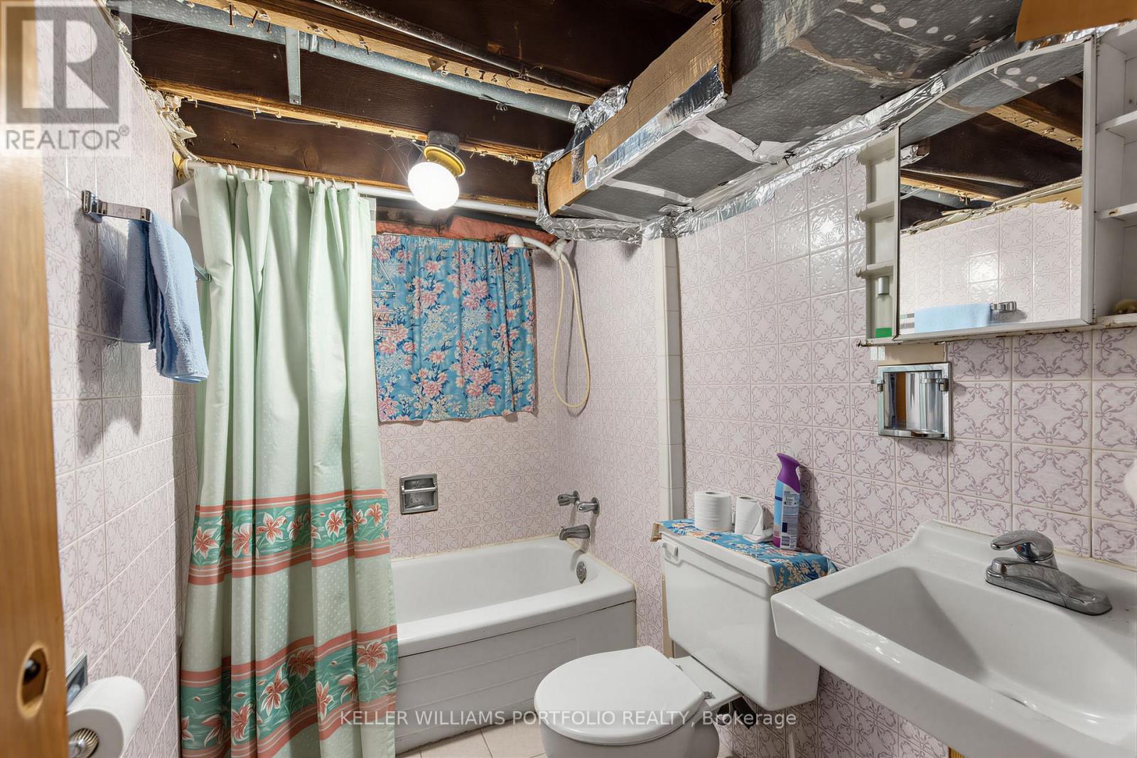 207 Symington Avenue, Toronto, Ontario  M6P 3W5 - Photo 14 - W13819546