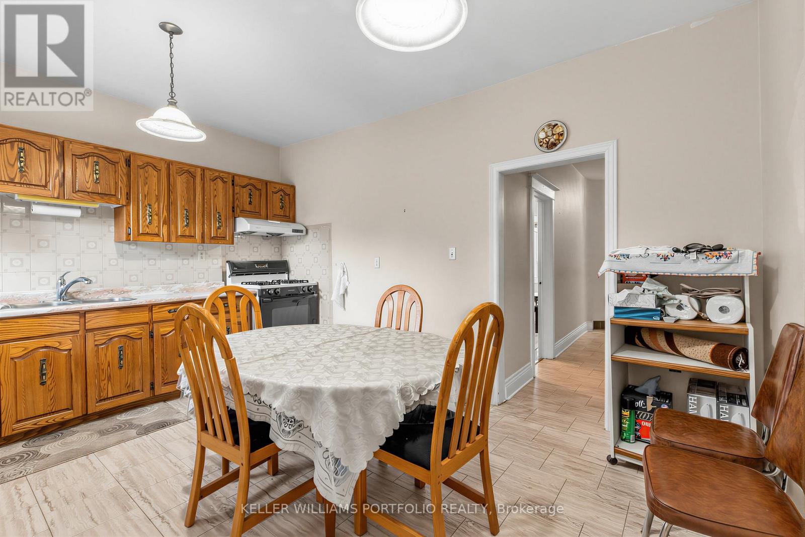 207 Symington Avenue, Toronto, Ontario  M6P 3W5 - Photo 16 - W13819546