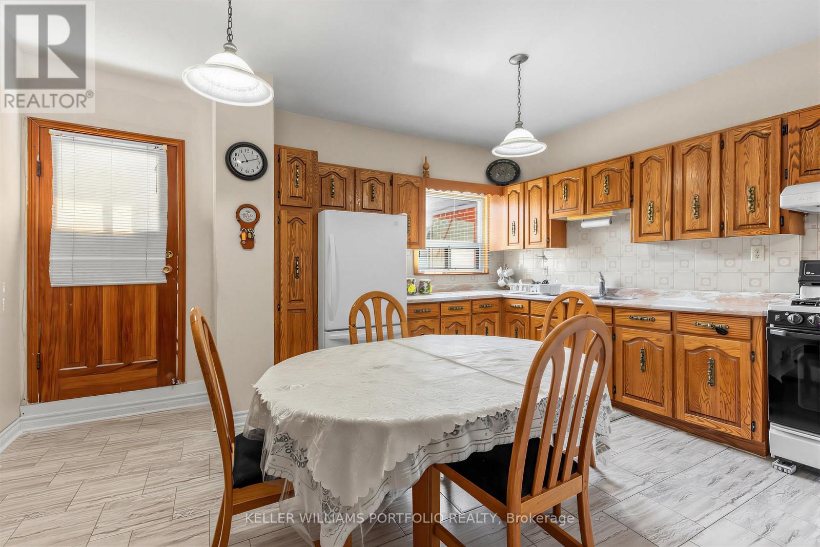 207 Symington Avenue, Toronto, Ontario  M6P 3W5 - Photo 19 - W13819546