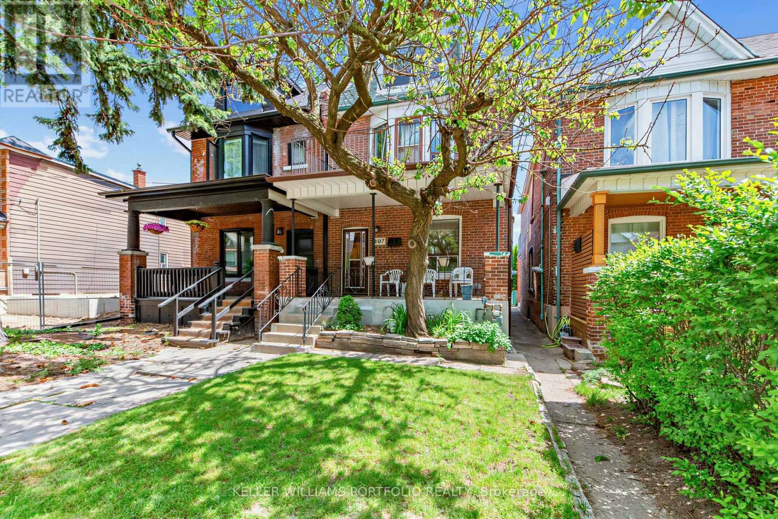 207 Symington Avenue, Toronto, Ontario  M6P 3W5 - Photo 2 - W13819546
