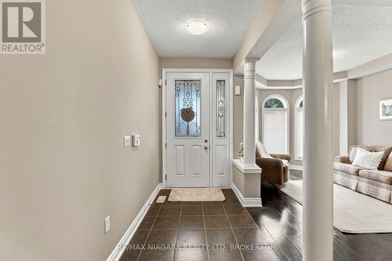 15 Fox Grape Road, Thorold, Ontario  L2V 5G5 - Photo 4 - X13819282