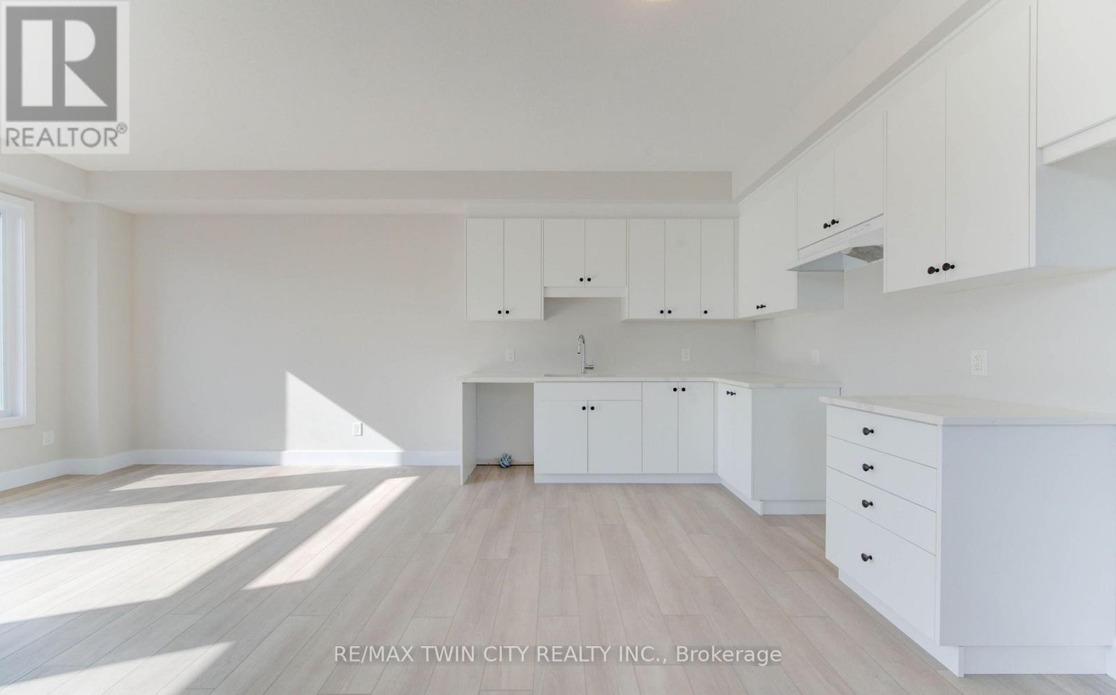 161 Dunnigan Drive, Kitchener, Ontario N2B 0B1 - Photo 17 - X13819438