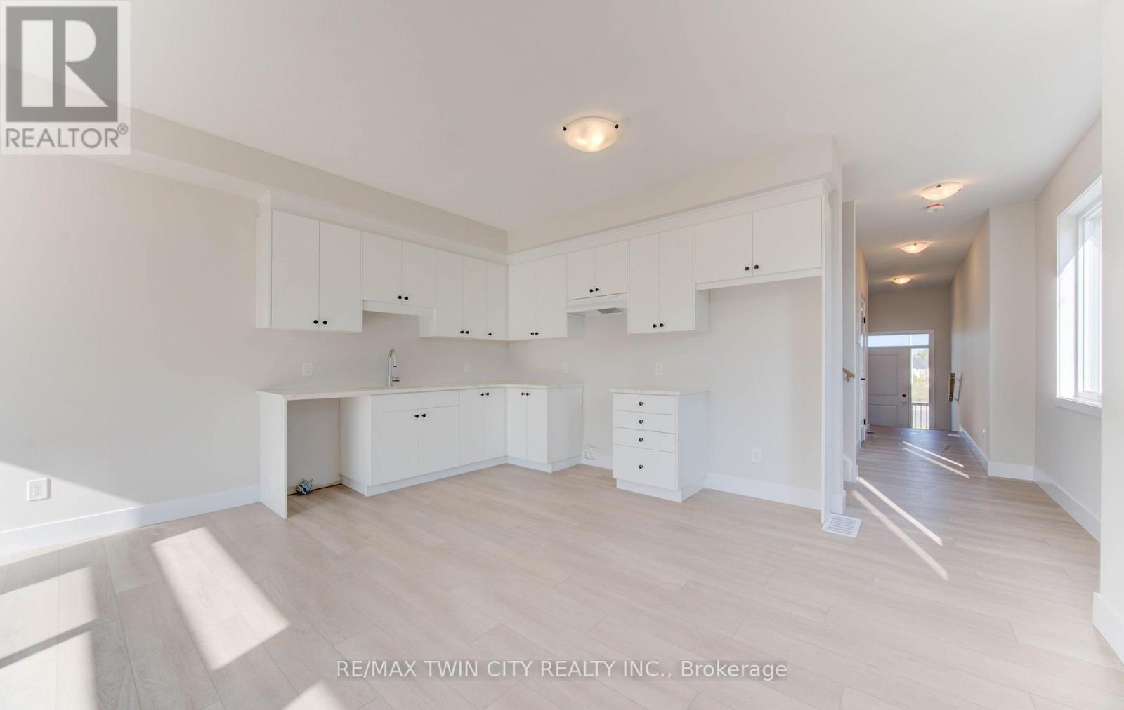 161 Dunnigan Drive, Kitchener, Ontario N2B 0B1 - Photo 18 - X13819438
