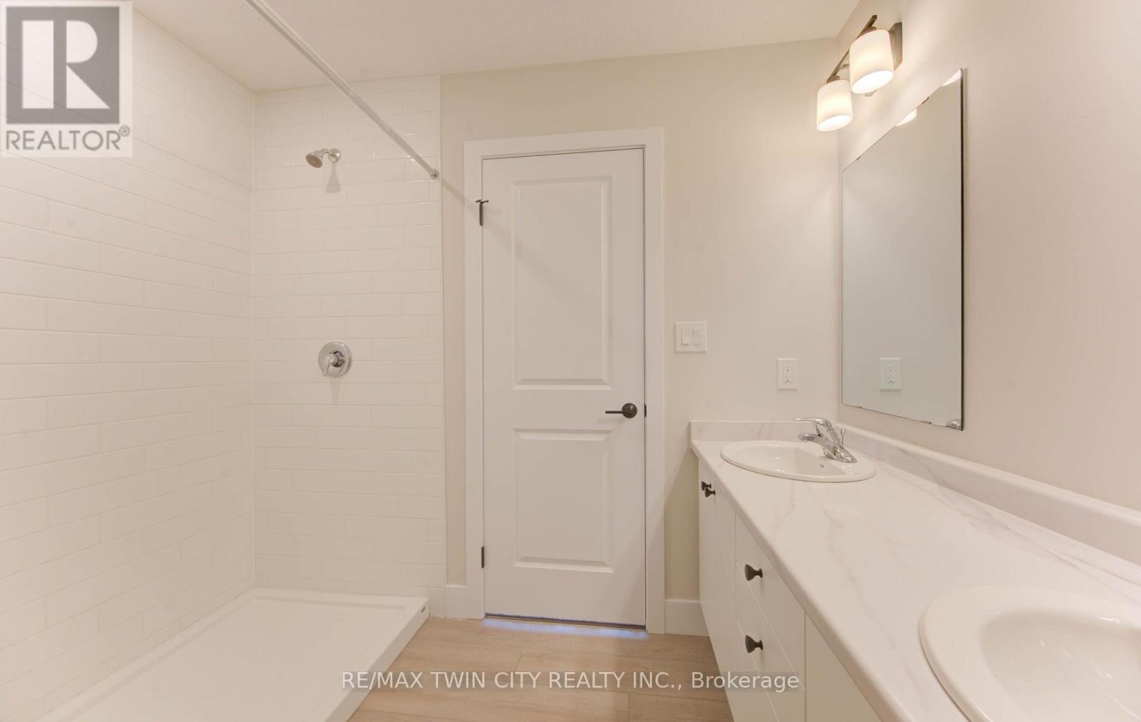 161 Dunnigan Drive, Kitchener, Ontario N2B 0B1 - Photo 33 - X13819438