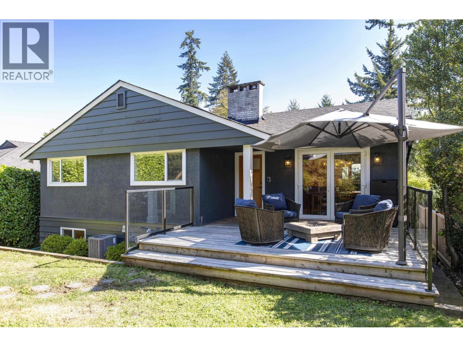 1243 Cloverley Street, North Vancouver, British Columbia  V7L 1N7 - Photo 6 - R3167265