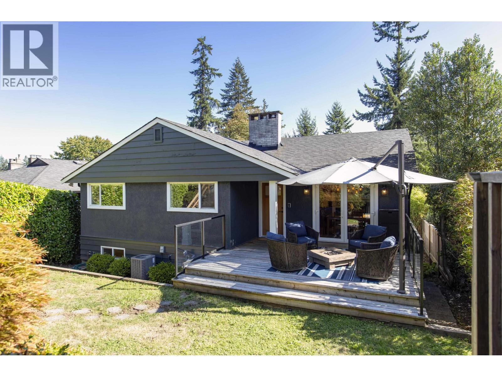 1243 Cloverley Street, North Vancouver, British Columbia  V7L 1N7 - Photo 7 - R3167265