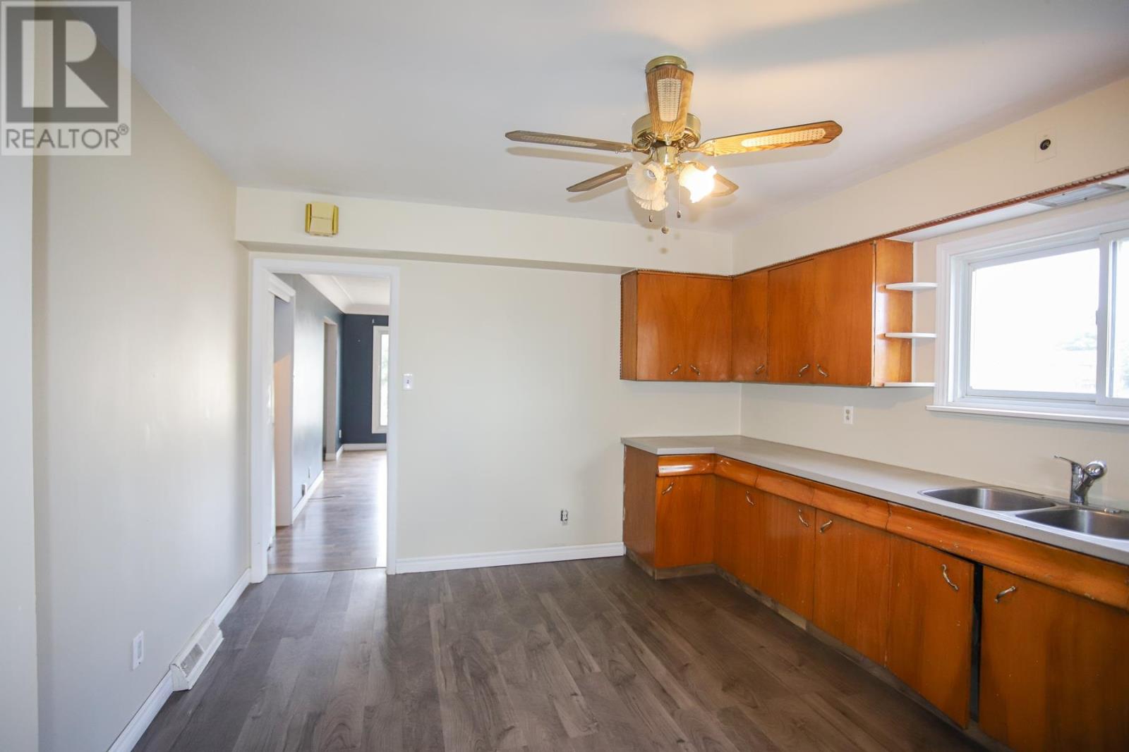 382 Farwell TER photo 14