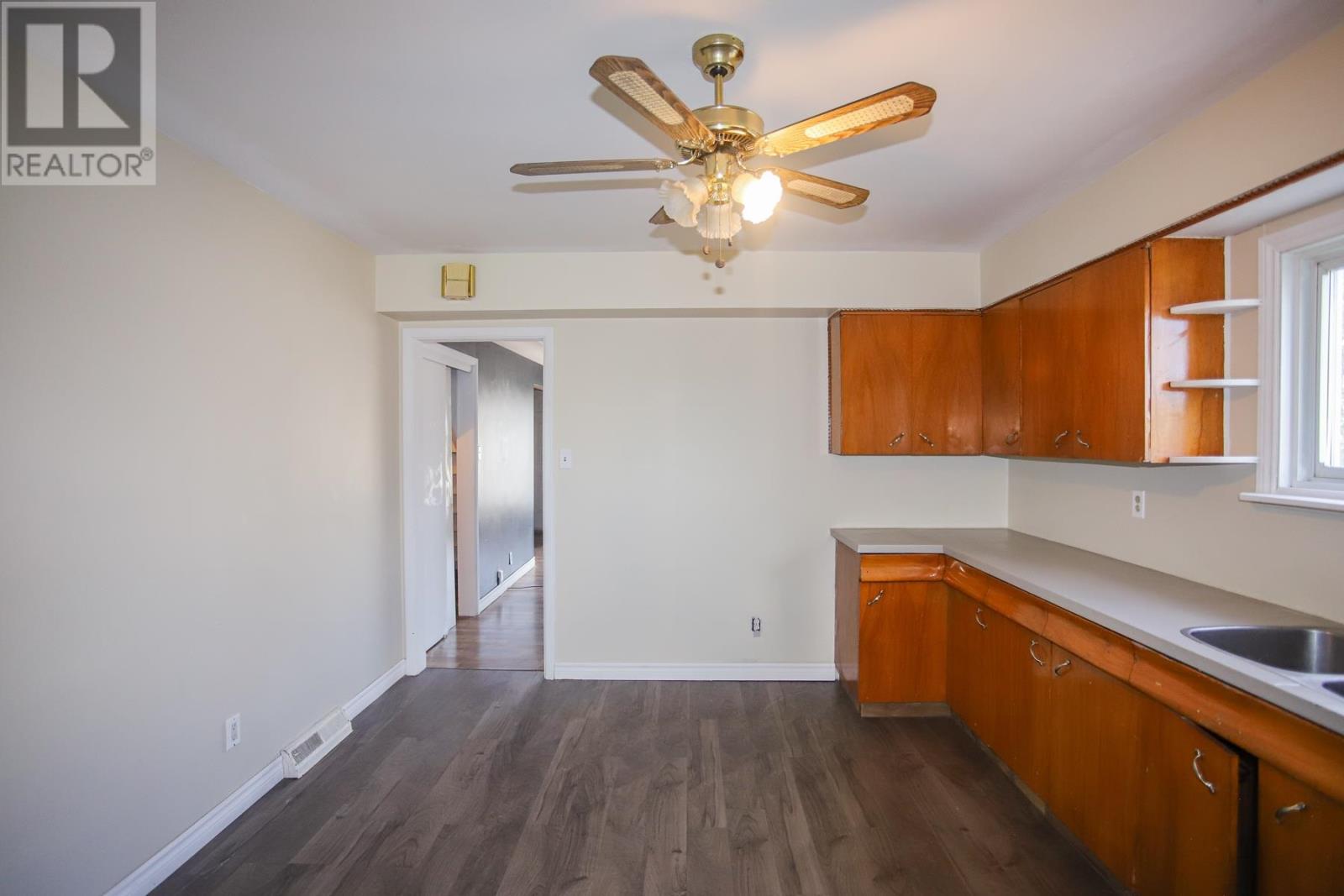 382 Farwell TER photo 15