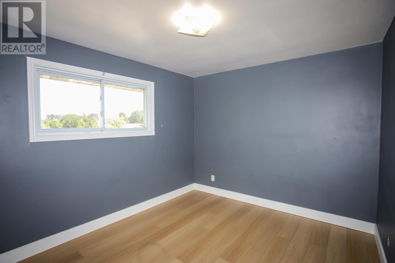 382 Farwell TER photo 17