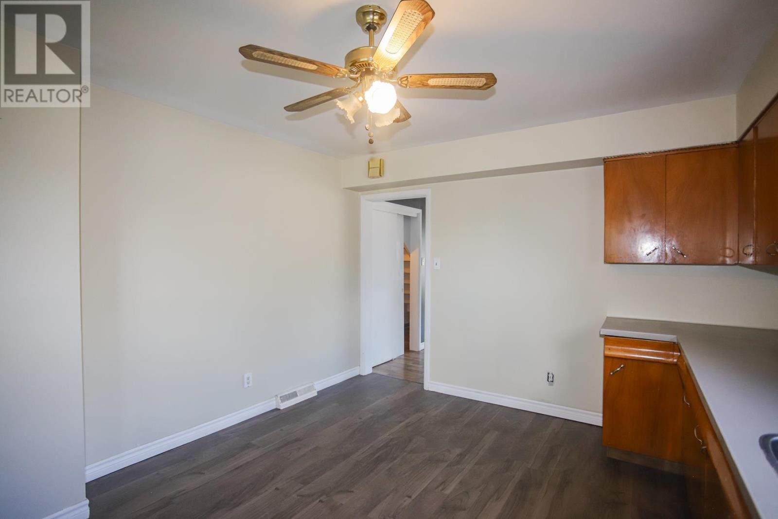382 Farwell TER photo 11