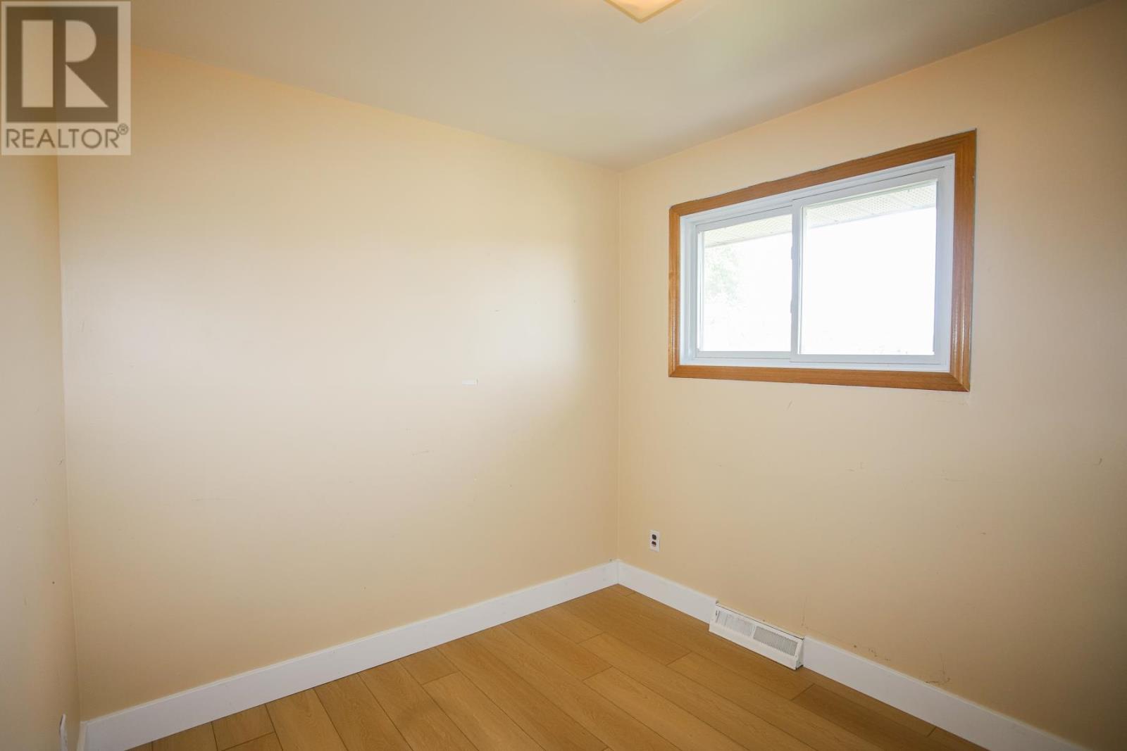 382 Farwell TER photo 19