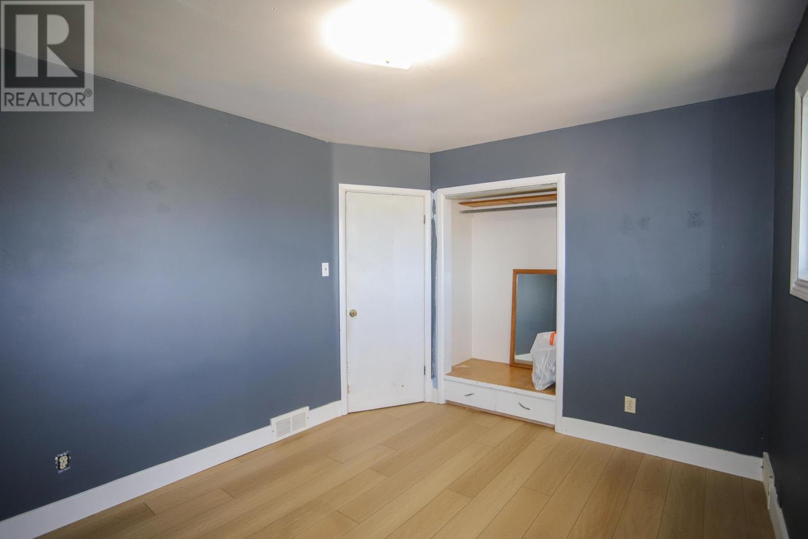 382 Farwell TER photo 18