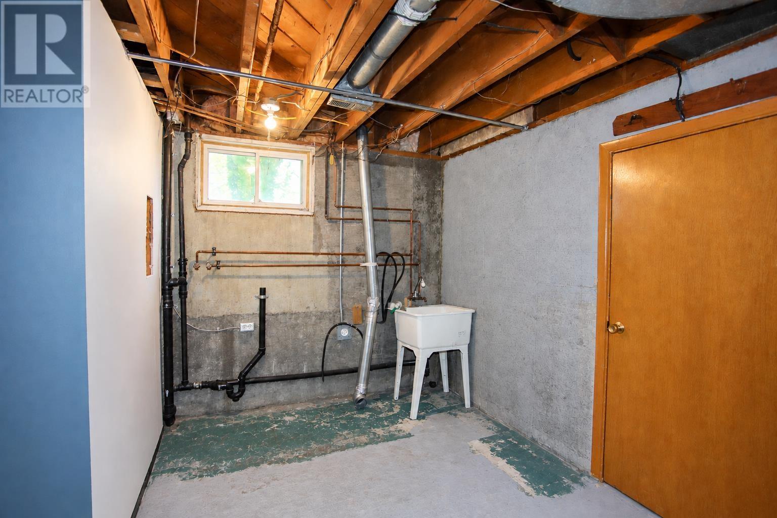 382 Farwell TER photo 31