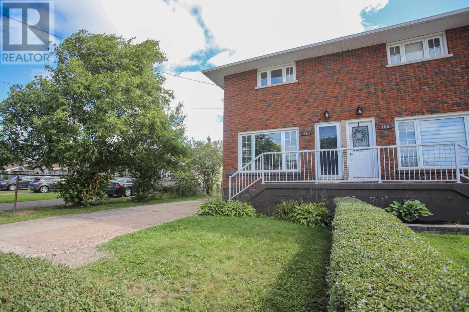 382 Farwell TER photo 39