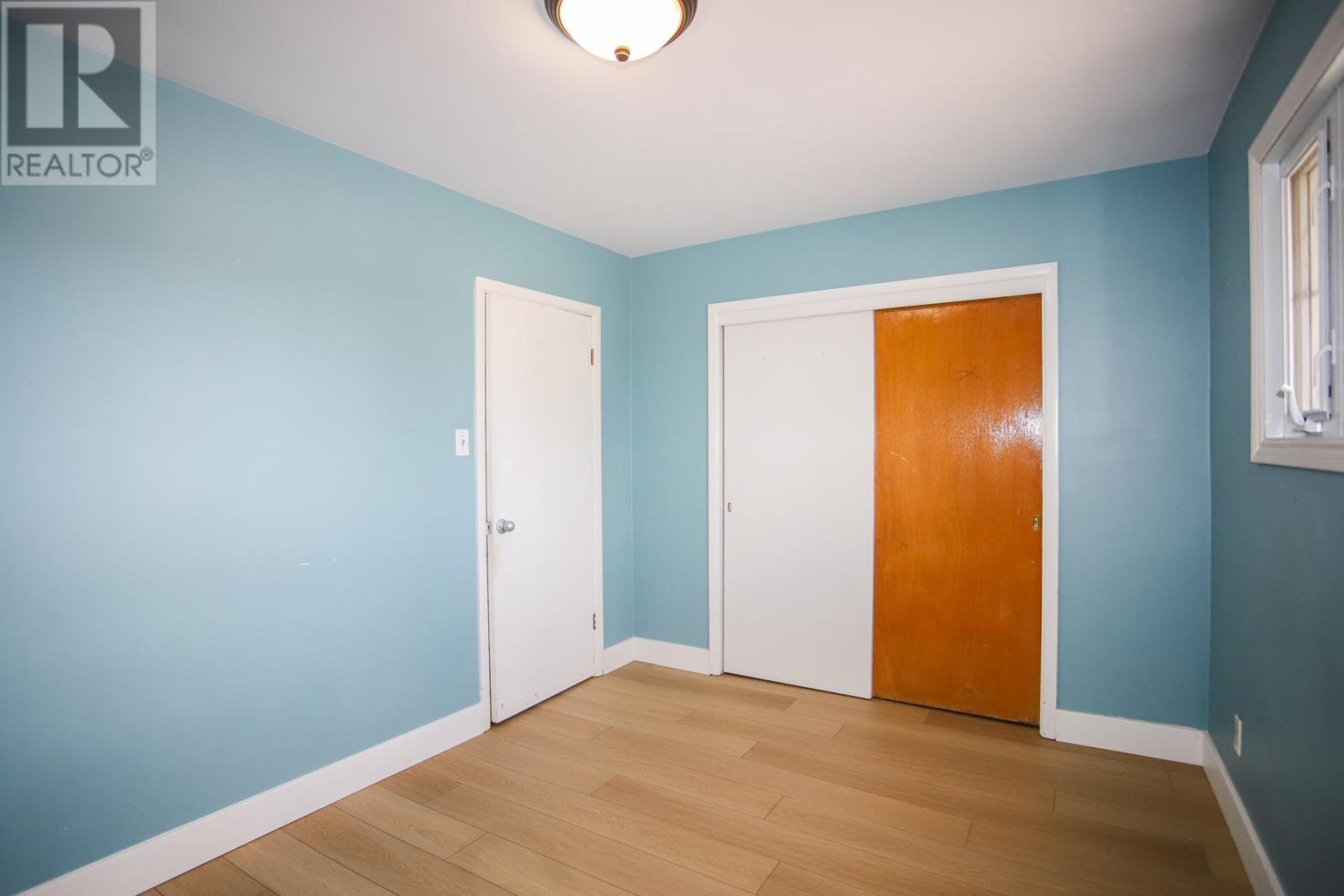 382 Farwell TER photo 23