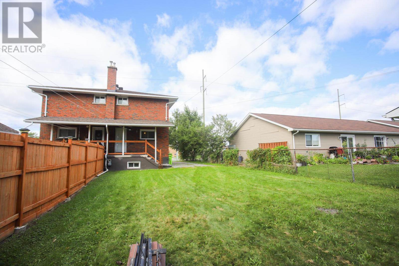 382 Farwell TER photo 38