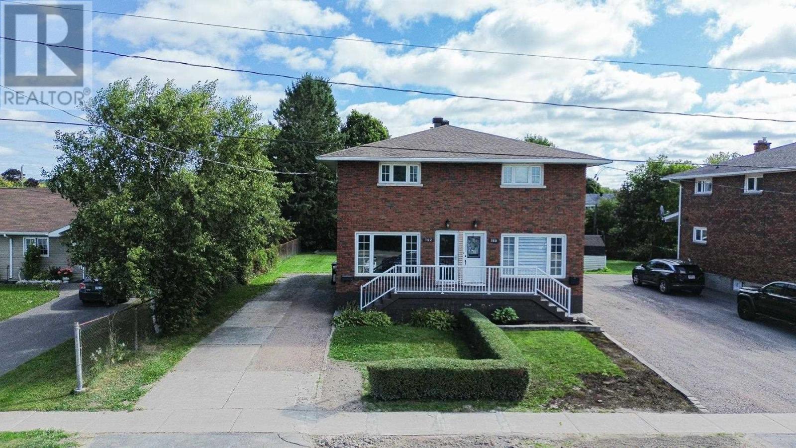 382 Farwell TER photo 41