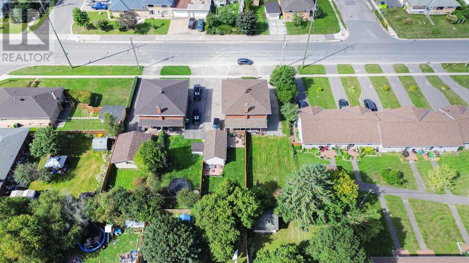 382 Farwell TER photo 45