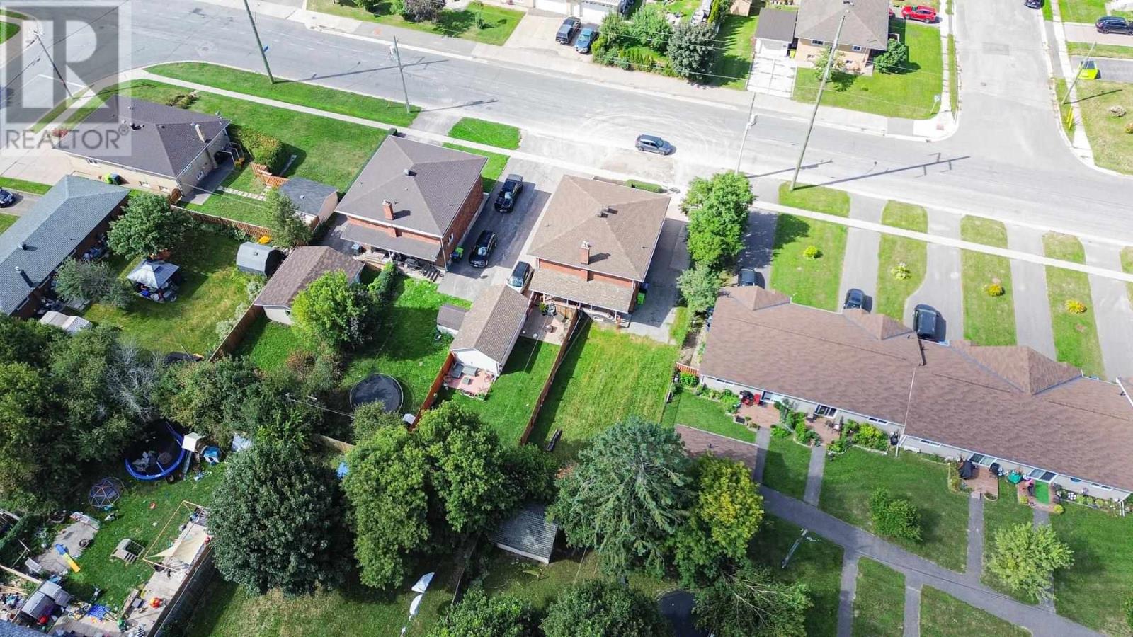 382 Farwell TER photo 47