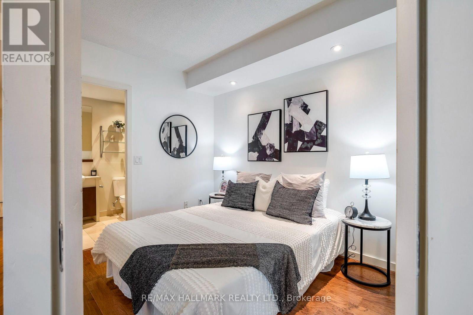 402 - 218 Queens Quay W, Toronto, Ontario  M5J 2Y6 - Photo 15 - C13819432