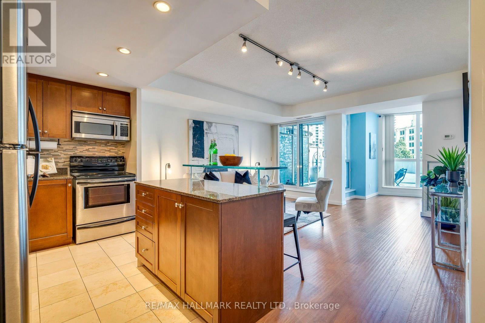 402 - 218 Queens Quay W, Toronto, Ontario  M5J 2Y6 - Photo 7 - C13819432