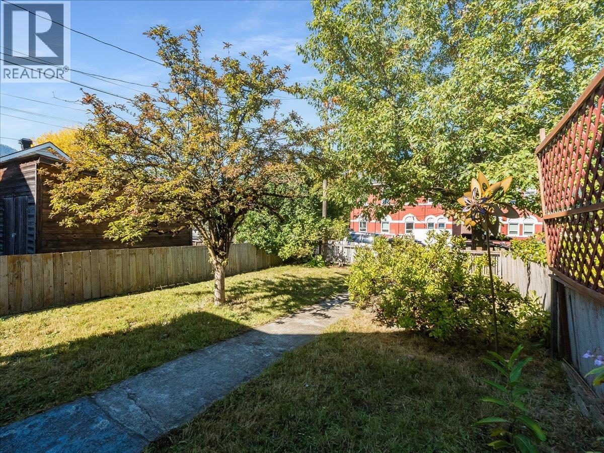 414 Mill Street, Nelson, British Columbia V1L 4R9 - Photo 2 - 10401515