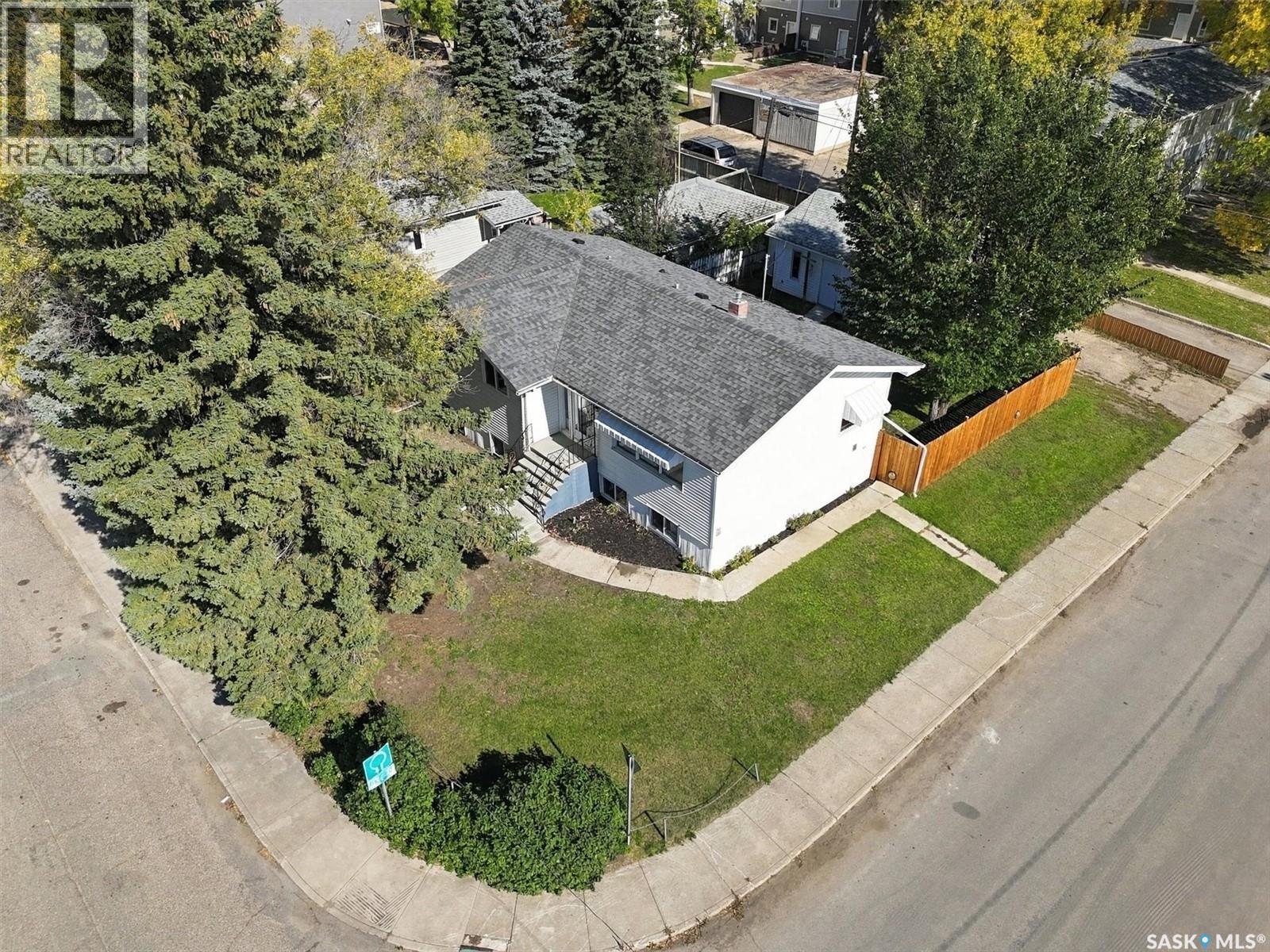 302 Mcmillan Avenue, Saskatoon, Saskatchewan  S7L 2T5 - Photo 3 - SK048982