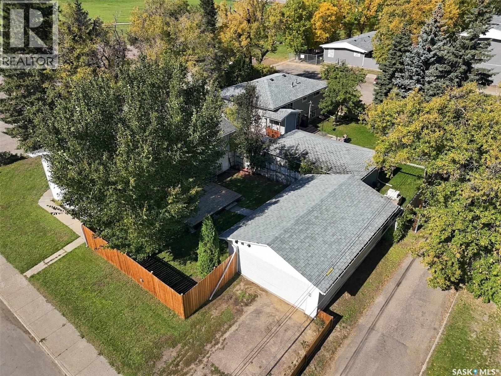 302 Mcmillan Avenue, Saskatoon, Saskatchewan  S7L 2T5 - Photo 4 - SK048982