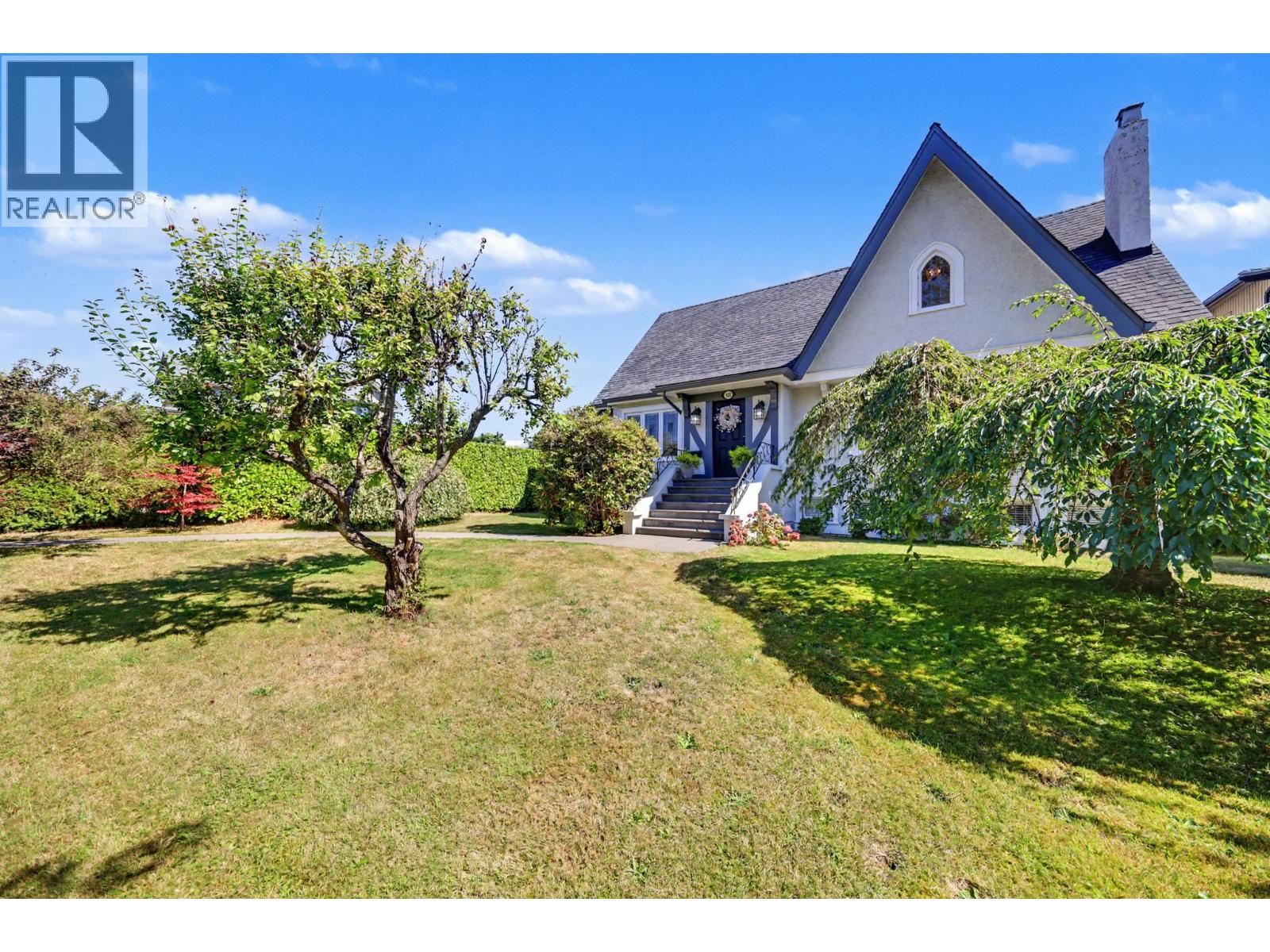 952 GRAND BOULEVARD, North Vancouver, British Columbia