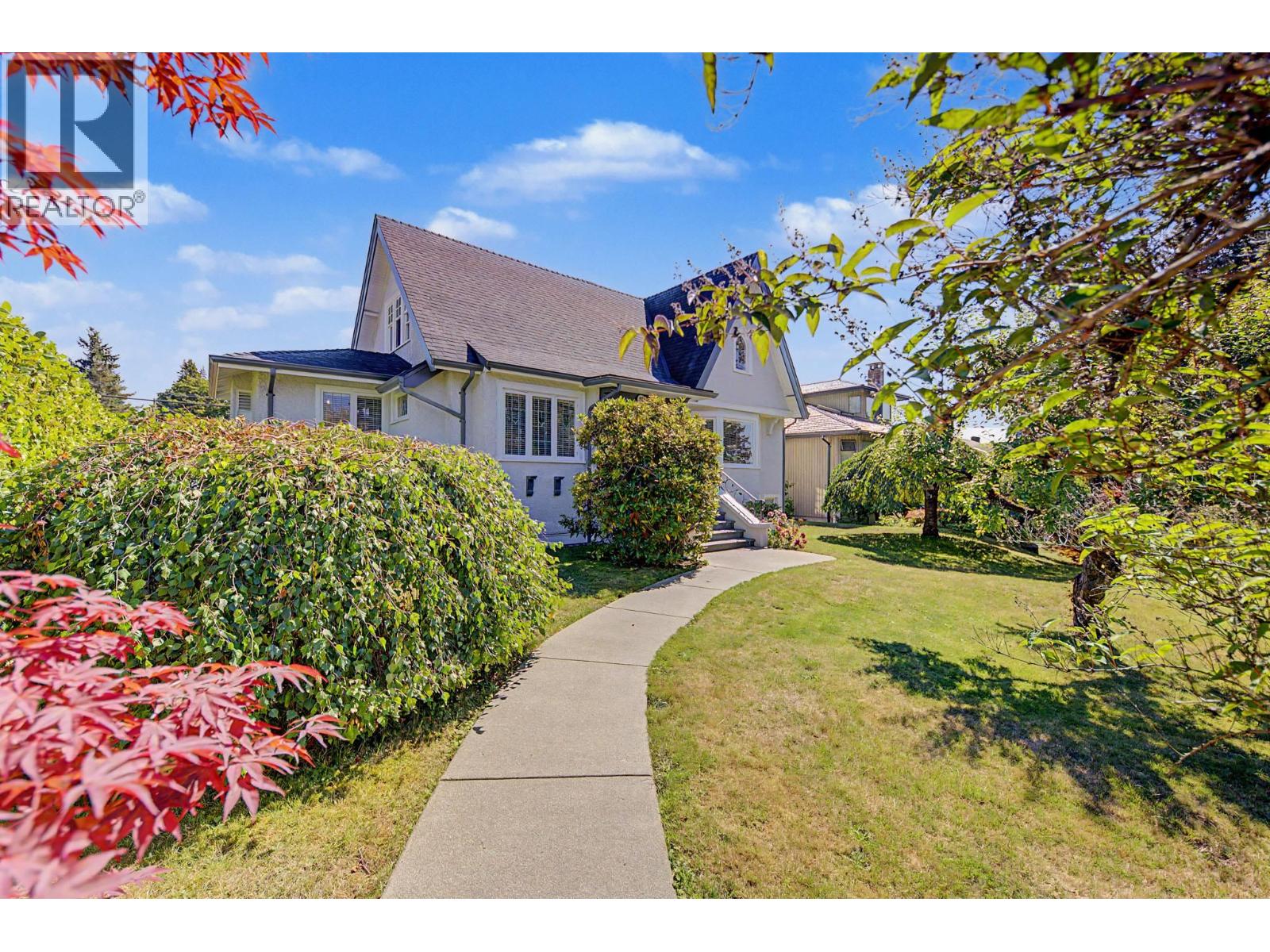 952 GRAND BOULEVARD photo 3