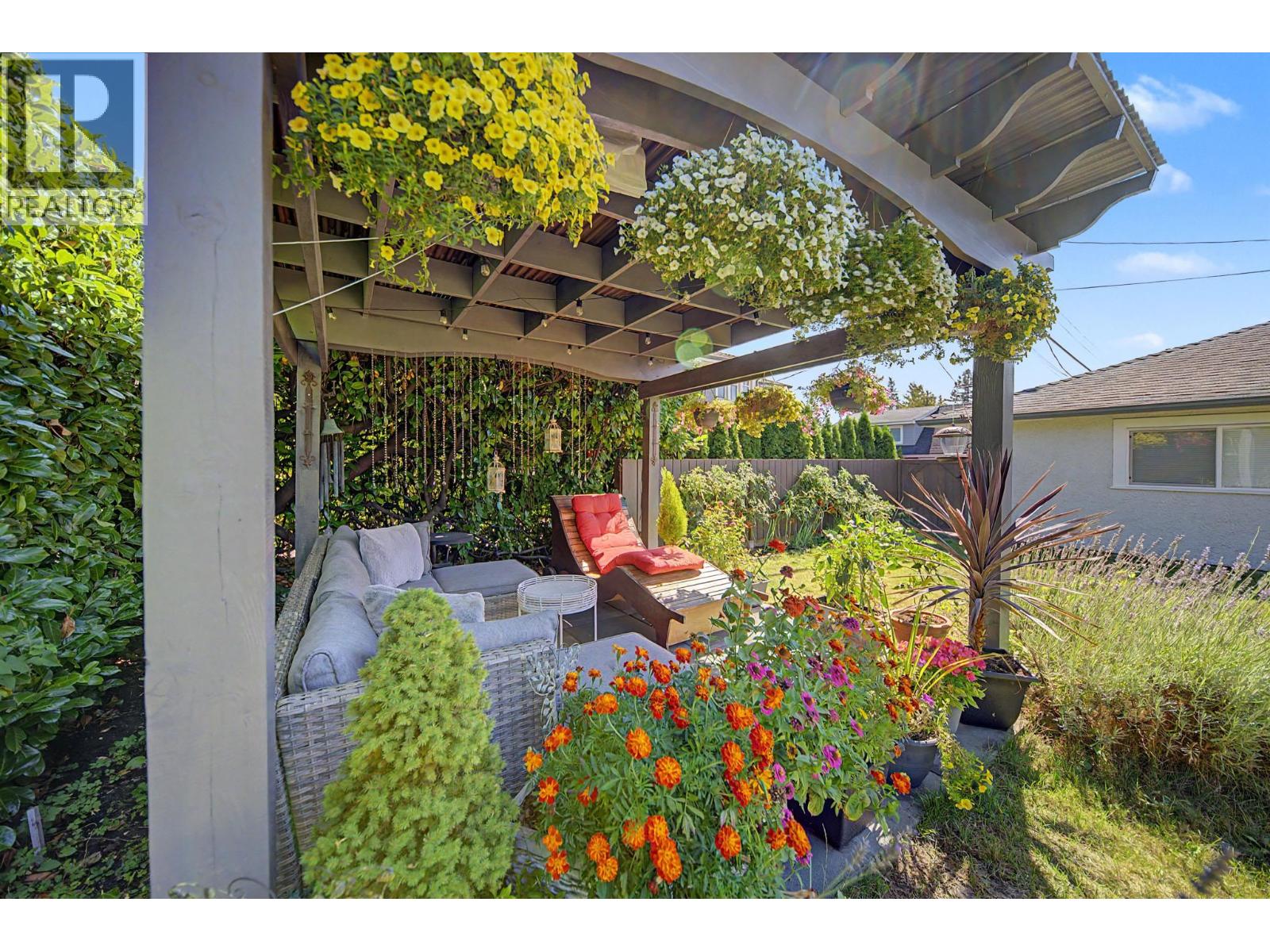 952 GRAND BOULEVARD photo 39