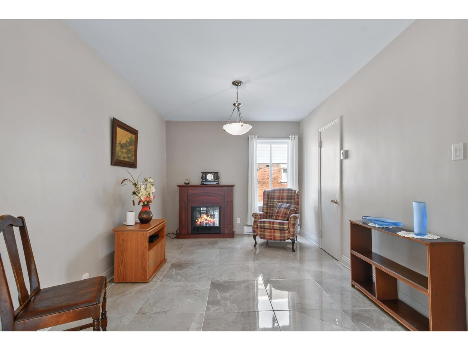 347-349 Rue Calixa-Lavallée Joliette Quebec Canada J6E4K5 4