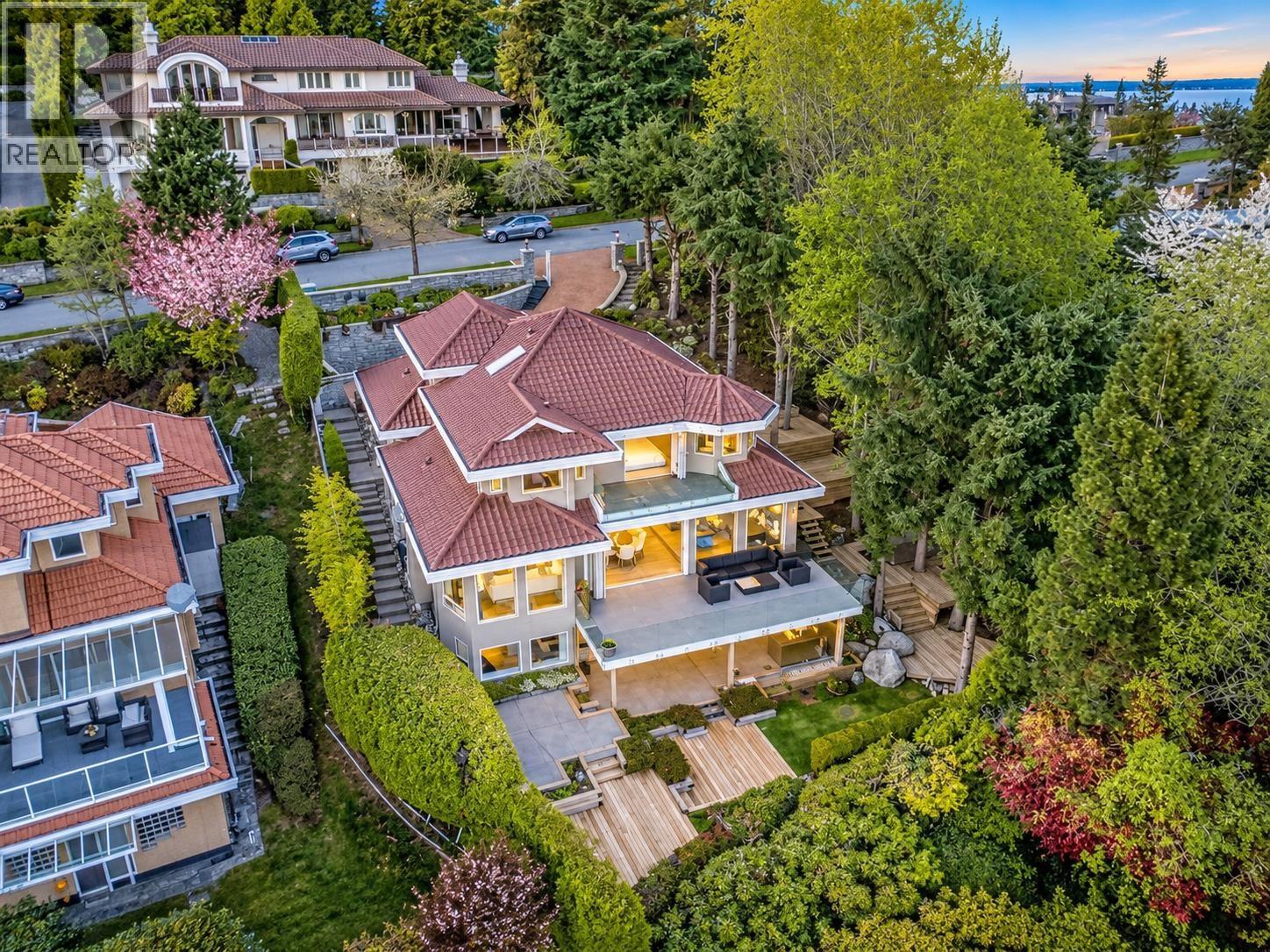 1560 Chippendale Court, West Vancouver, British Columbia  V7S 3G6 - Photo 34 - R3168572