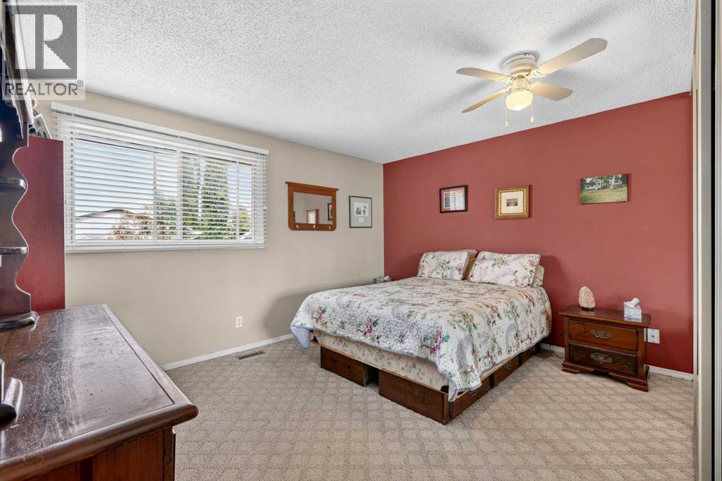 12 Brentwood Drive E photo 28