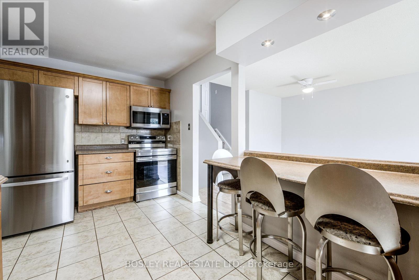46 Austen Lane, Barrie, Ontario  L4N 5C7 - Photo 4 - S13819558