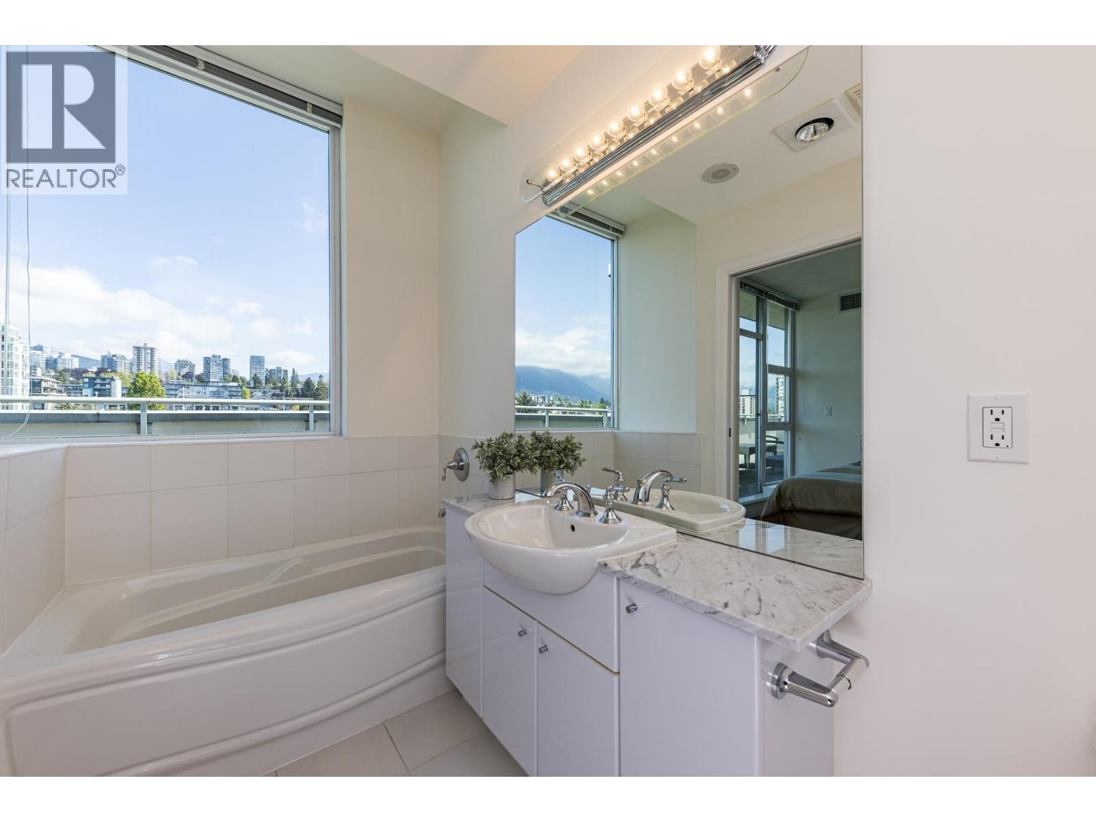 Ph1 168 E Esplanade, North Vancouver, British Columbia  V7L 4X8 - Photo 21 - R3148481