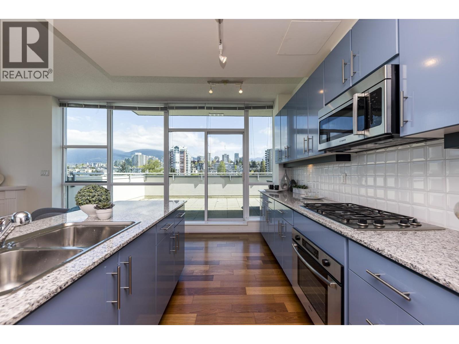 Ph1 168 E Esplanade, North Vancouver, British Columbia  V7L 4X8 - Photo 6 - R3148481