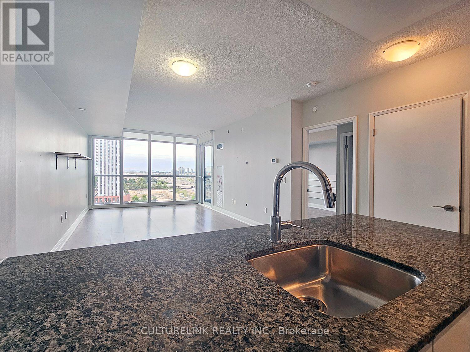 1003 - 9 Valhalla Inn Road, Toronto, Ontario  M9B 1S9 - Photo 7 - W13819034