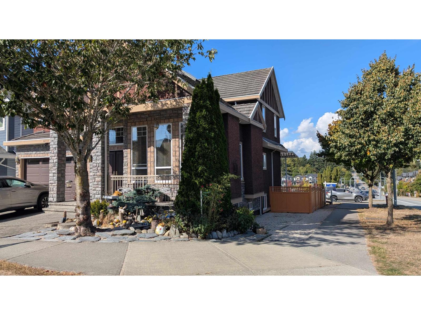 14197 62b Avenue, Surrey, British Columbia  V3X 0B3 - Photo 3 - R3166871