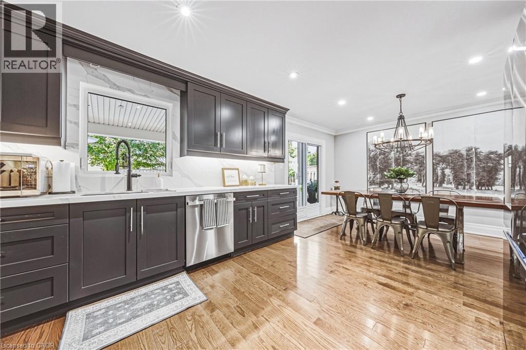 581 Holly Hill Crescent, Burlington, Ontario  L7L 3Z8 - Photo 11 - 40865056