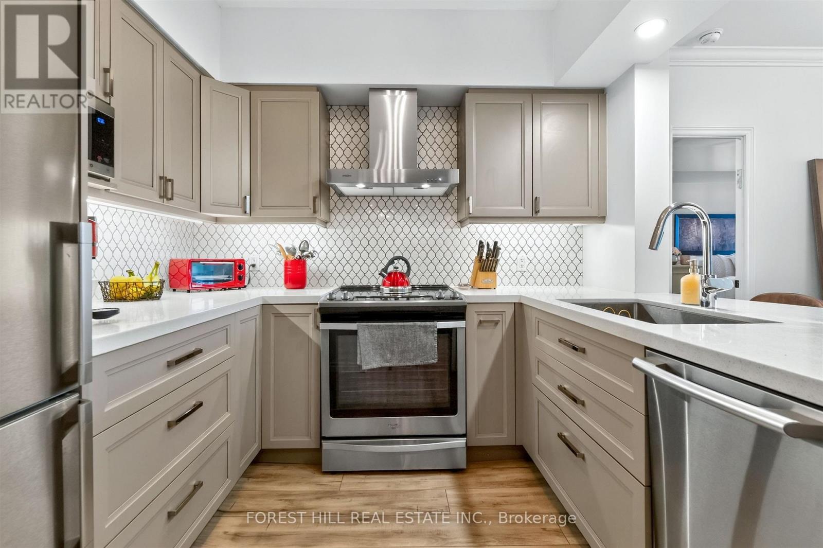 508 - 2 Edith Drive, Toronto, Ontario  M4R 2H7 - Photo 10 - C13817882