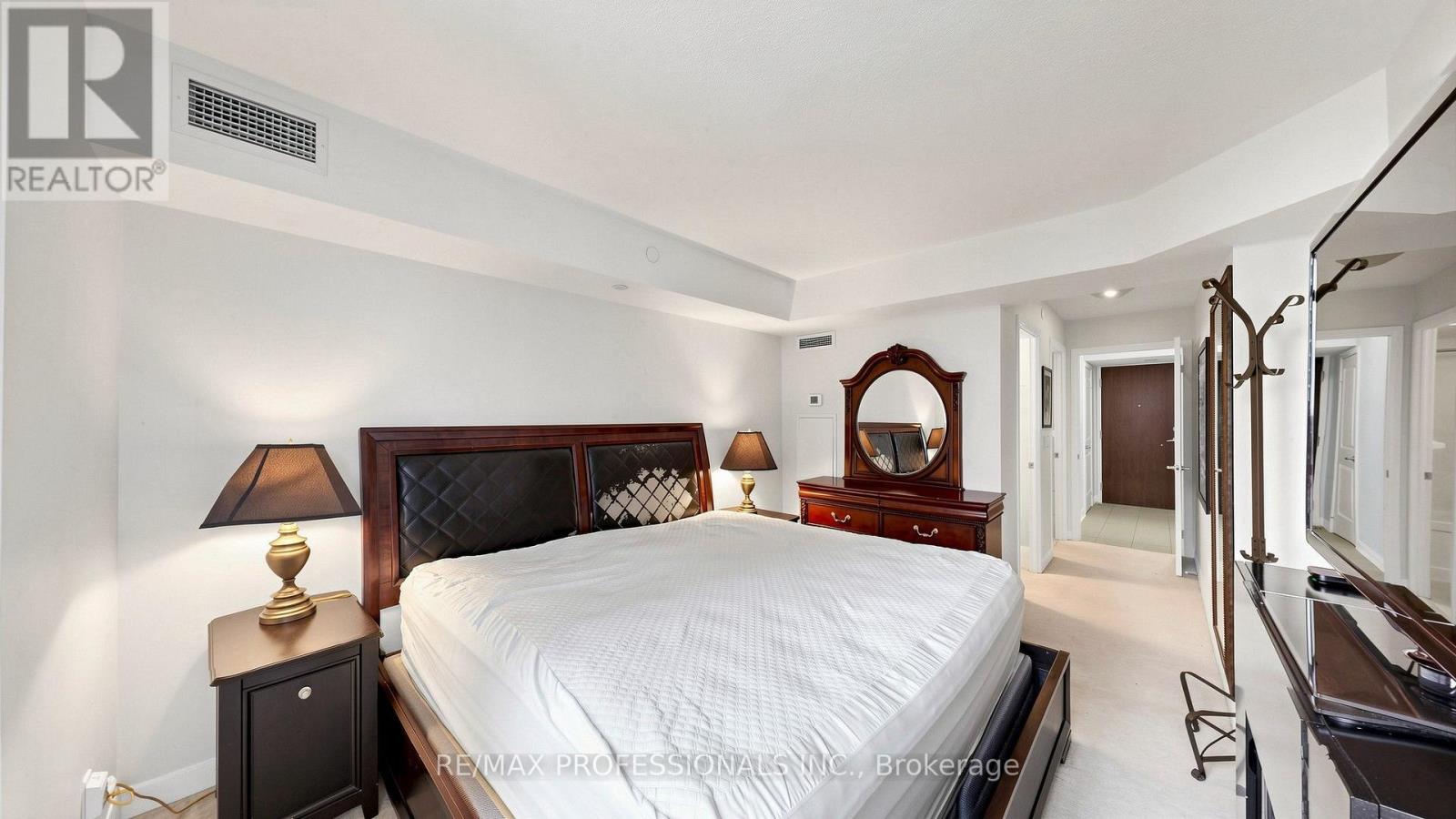 1710 - 205 Sherway Gardens Road, Toronto, Ontario M9C 0A5 - Photo 31 - W13816832