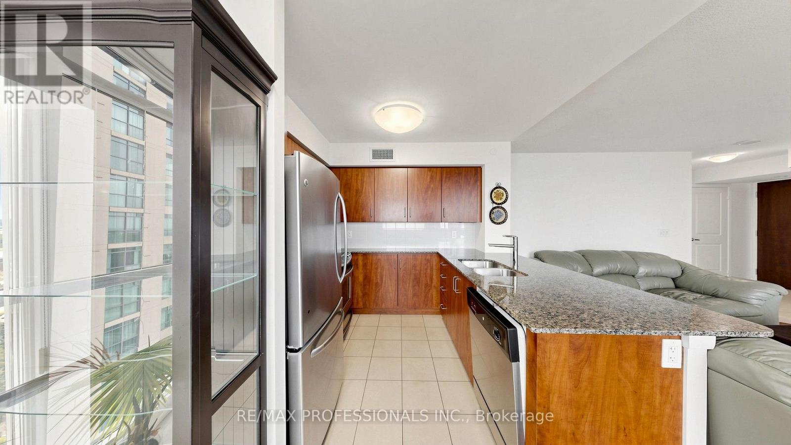 1710 - 205 Sherway Gardens Road, Toronto, Ontario M9C 0A5 - Photo 20 - W13816832