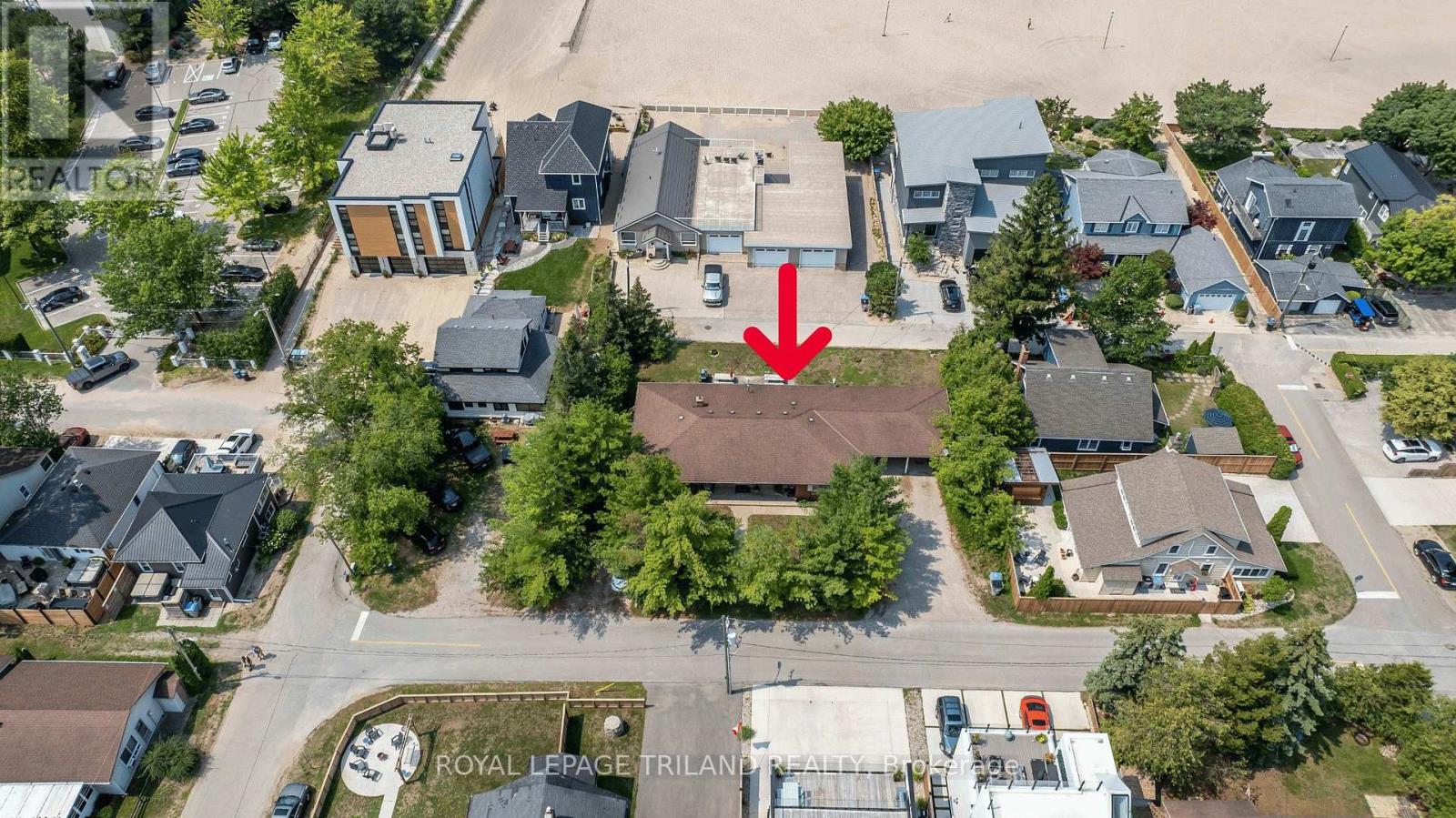 27 Hill Street, Lambton Shores, Ontario  N0M 1T0 - Photo 3 - X13714772